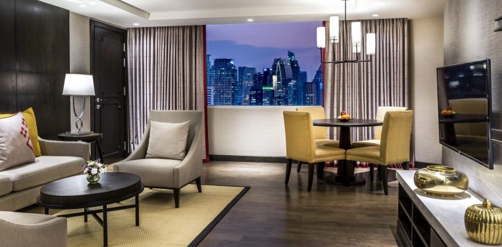 mercure-bangkok-sukhumvit-suite-room-space-2