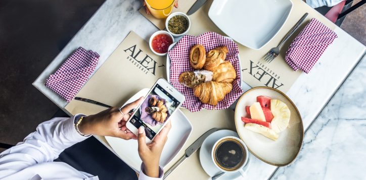 alex-brasserie-breakfast-table-2
