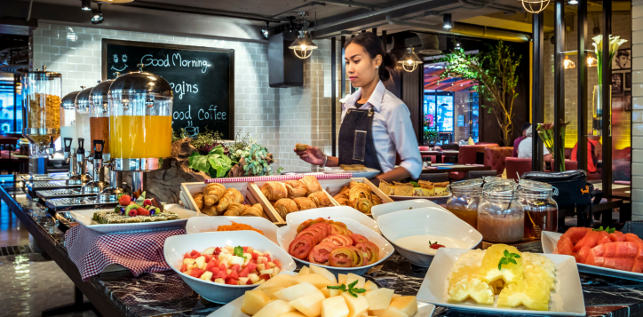 best-breakfast-bangkok-hotel-at-mercure-bangkok-sukhumvit-2